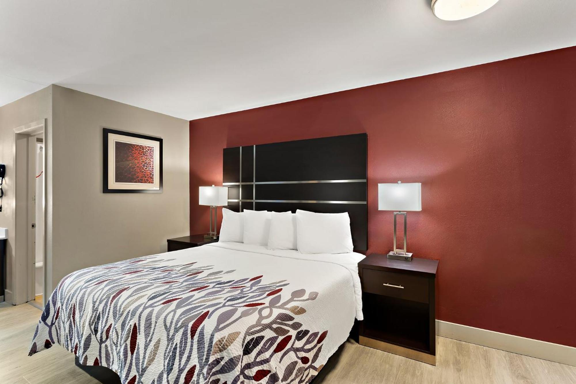 Red Roof Inn Redding Bagian luar foto