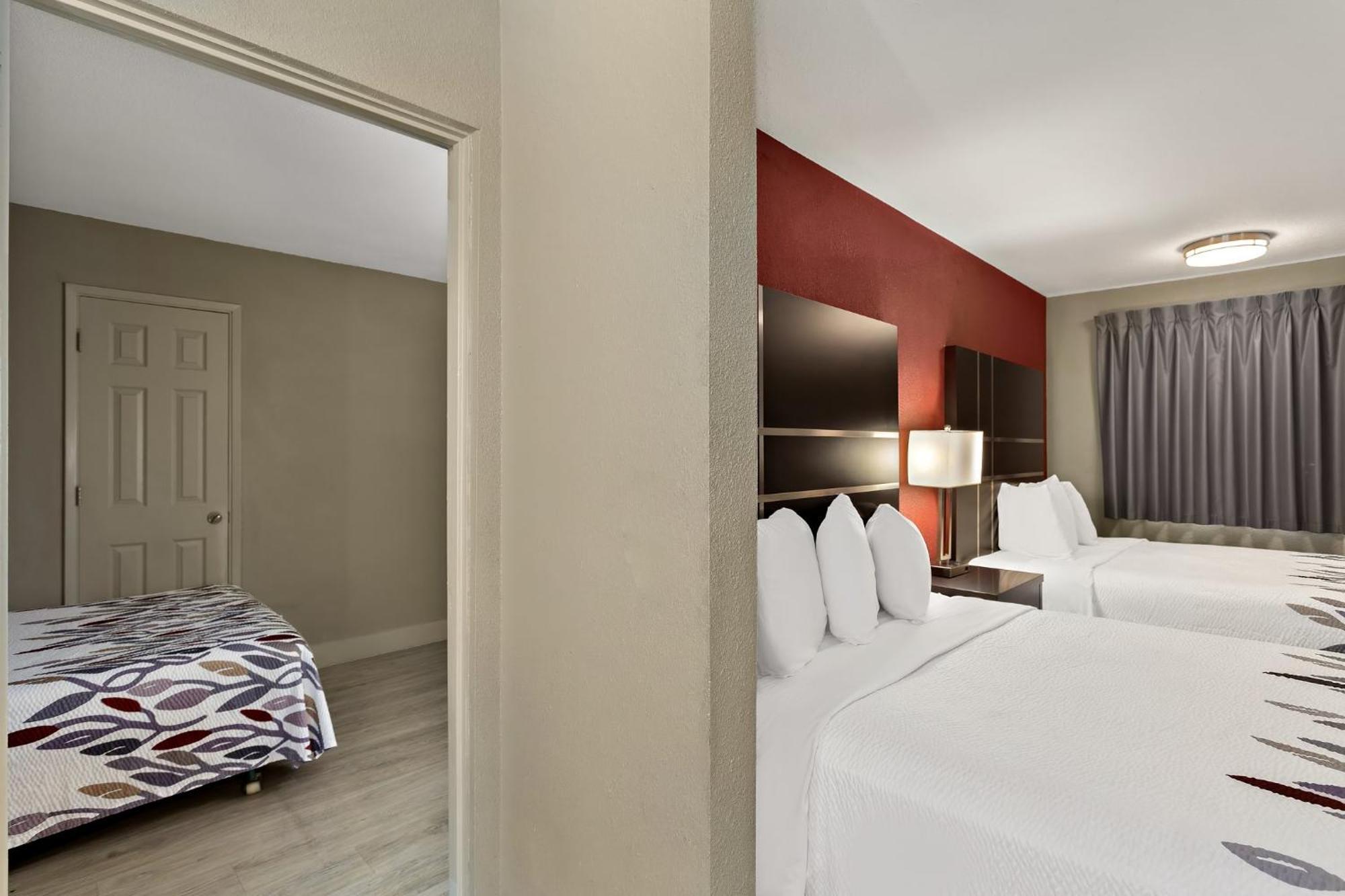 Red Roof Inn Redding Bagian luar foto